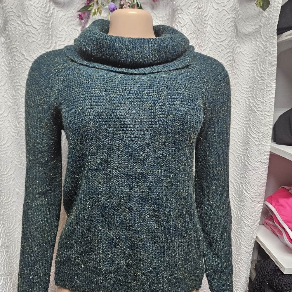 Elegant Green Turtleneck Sweater